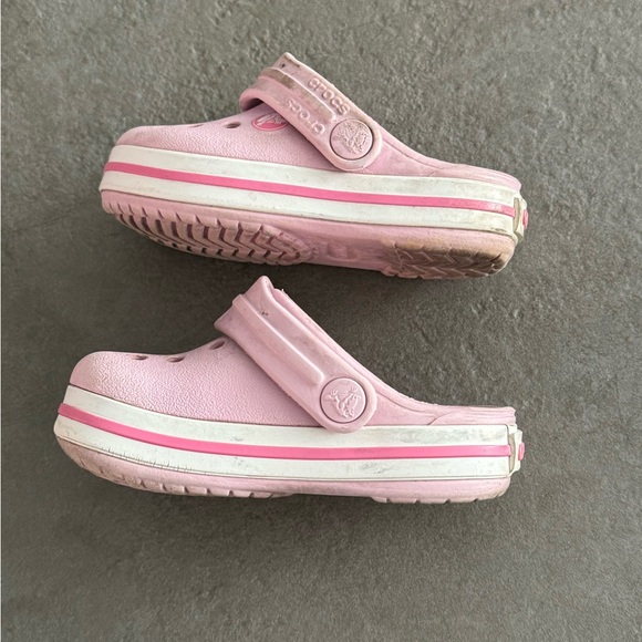 Crocs for Baby Girl Light Pink Size 4 for New Walkers - Picture 5 of 9